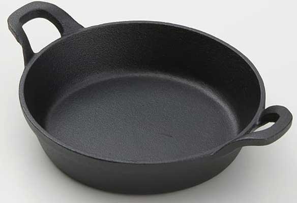 American Metalcraft Medium Mini Round Cast Iron Casserole with Handle, 7 1/4 inch Diameter