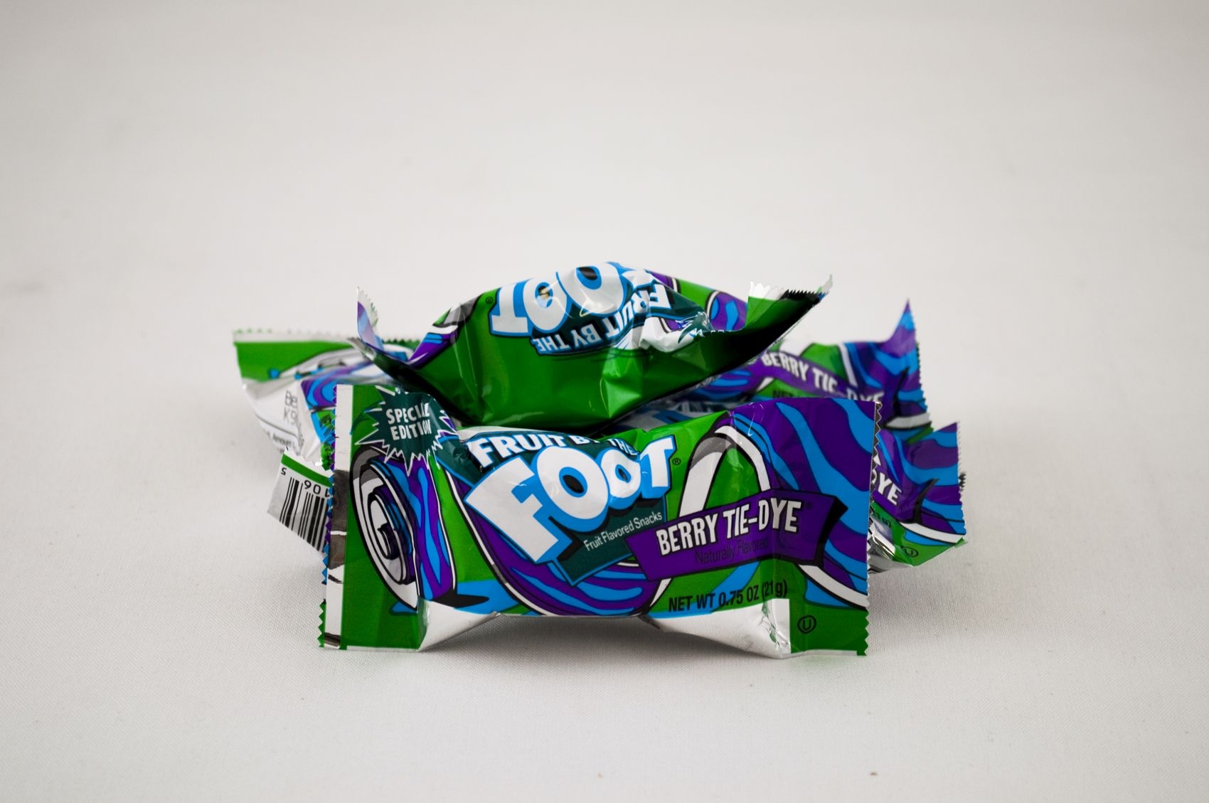 Fruit by the Foot Berry Tie-Dye - 0.5 oz. pack, 96 per case