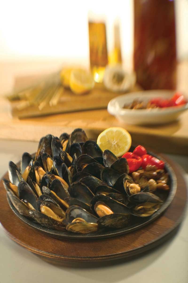 Lodge Round Cast Iron Griddle, 7 inch -- 6 per case.