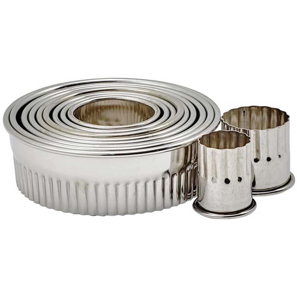 Winco Stainless Steel Fluted Round 11 Piece Cookie Cutter Set, 1 to 3 inch Dia x 1 inch Height -- 12 set per case.