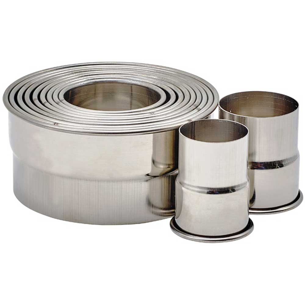 Winco Stainless Steel Fluted Round 11 Piece Cookie Cutter Set, 1 3/8 to 4 inch Dia x 2 inch Height -- 12 set per case.